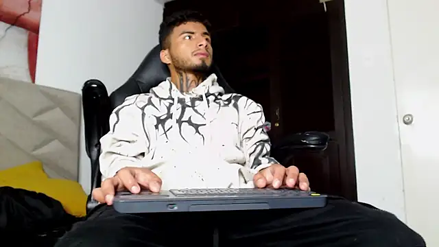 JuanCamiilo 66 online show from March 2025 12:32:01 AM