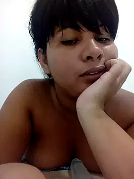 Snapshot of Yara0k chatting on February 2025 12:19:01 AM Yara0k online show from February 2025 12:19:01 AM