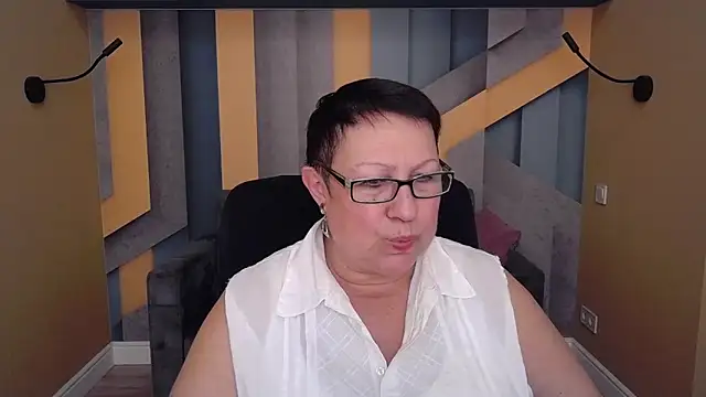 BarbaraTurners online show from November 2025 07:45:02 PM