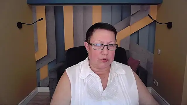 BarbaraTurners online show from November 2025 07:25:01 PM