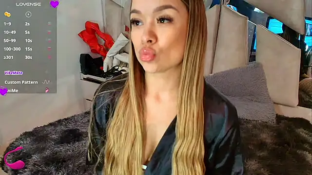 Snapshot of Natalyefoster chatting on November 2025 06:50:02 PM Natalyefoster online show from November 2025 06:50:02 PM