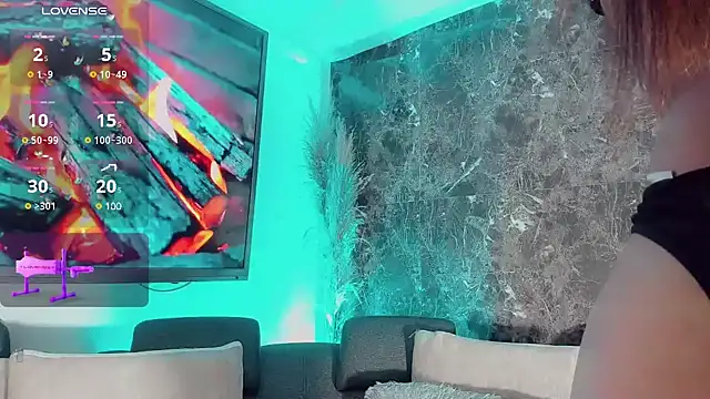 Emmaa Saenz  online show from January 2025 09:50:01 PM