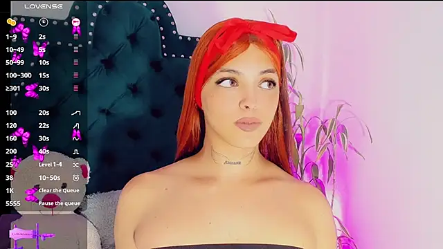 Emmaa Saenz  online show from February 2025 10:20:02 PM