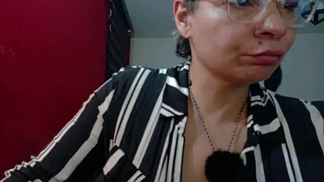 Snapshot of charlotedoll chatting on May 2026 02:41:02 AM charlotedoll online show from May 2026 02:41:02 AM