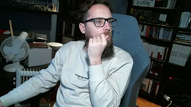 Snapshot of MeSteff chatting on December 2024 07:37:02 PM MeSteff online show from December 2024 07:37:02 PM