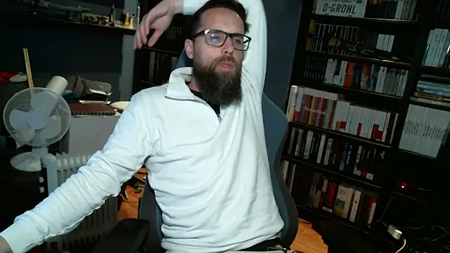 Snapshot of MeSteff chatting on December 2024 10:51:01 PM MeSteff online show from December 2024 10:51:01 PM