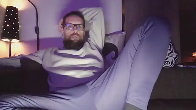 Snapshot of MeSteff chatting on March 2025 06:55:01 PM MeSteff online show from March 2025 06:55:01 PM