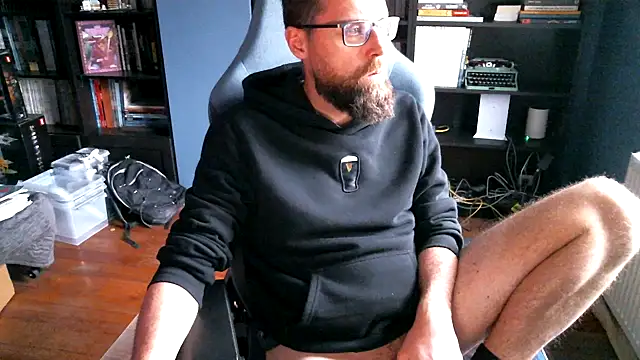 Snapshot of MeSteff chatting on November 2025 12:51:02 PM MeSteff online show from November 2025 12:51:02 PM