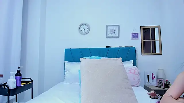 Snapshot of kamila_lopez chatting on April 2026 09:17:01 PM kamila lopez online show from April 2026 09:17:01 PM