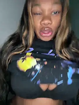 Snapshot of CharismaaBanx chatting on December 2024 09:44:01 AM CharismaaBanx online show from December 2024 09:44:01 AM