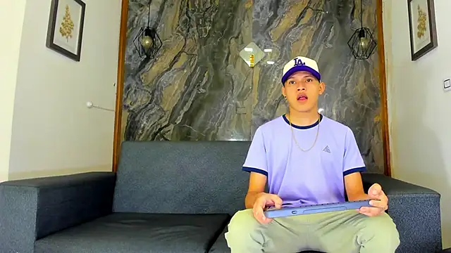 liam genner  online show from February 2025 07:33:02 PM