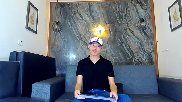 liam genner  online show from February 2025 07:54:01 PM