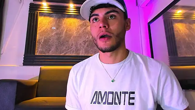 liam genner  online show from October 2025 08:20:02 PM