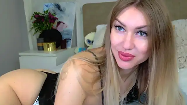 LuisaSin online show from November 2025 07:30:02 AM