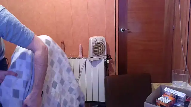 Snapshot of Lia_Y_PatrickX chatting on January 2025 01:52:02 AM Lia Y PatrickX online show from January 2025 01:52:02 AM