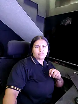 Mia oficial online show from December 2025 04:22:01 AM