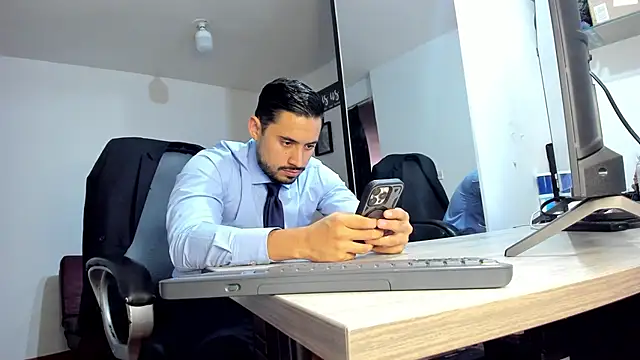 Snapshot of thesexlawyer1 chatting on October 2025 08:10:01 PM thesexlawyer1 online show from October 2025 08:10:01 PM