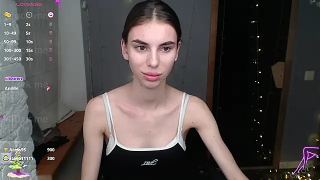 Snapshot of EmmyGreans chatting on December 2024 01:00:01 PM EmmyGreans online show from December 2024 01:00:01 PM