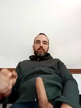 Snapshot of leon3875 chatting on December 2024 03:25:02 PM leon3875 online show from December 2024 03:25:02 PM