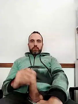 Snapshot of leon3875 chatting on December 2024 03:28:02 PM leon3875 online show from December 2024 03:28:02 PM