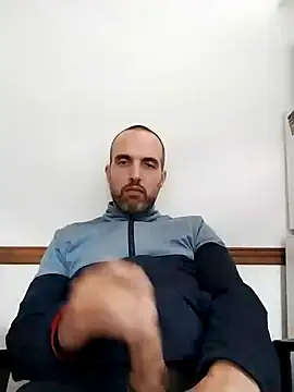 Snapshot of leon3875 chatting on December 2024 03:27:01 PM leon3875 online show from December 2024 03:27:01 PM