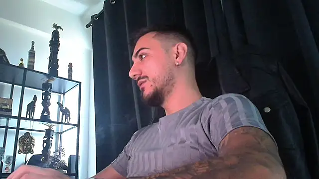 Snapshot of AndrewBanner chatting on March 2025 05:23:02 AM AndrewBanner online show from March 2025 05:23:02 AM
