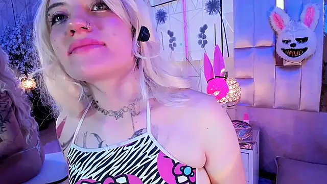 Snapshot of Broklinwhite_ chatting on April 2026 07:07:02 PM Broklinwhite online show from April 2026 07:07:02 PM