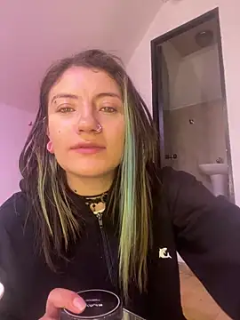 Snapshot of Broklinwhite_ chatting on May 2026 01:30:01 PM Broklinwhite online show from May 2026 01:30:01 PM