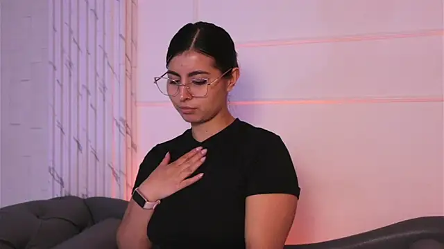 Snapshot of ShelleyMorell chatting on February 2025 12:28:01 PM ShelleyMorell online show from February 2025 12:28:01 PM