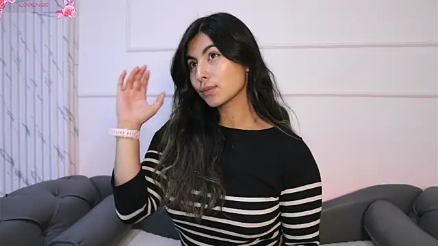 Snapshot of ShelleyMorell chatting on March 2025 12:33:02 PM ShelleyMorell online show from March 2025 12:33:02 PM