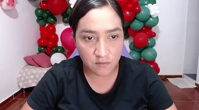 Saracutee1 online show from December 2024 05:23:02 PM