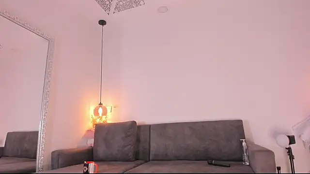 Isabella francoo online show from October 2025 12:16:01 PM