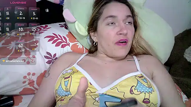 Snapshot of Izury_Blondee chatting on February 2025 04:53:02 AM Izury Blondee online show from February 2025 04:53:02 AM