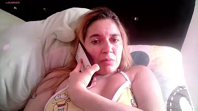 Snapshot of Izury_Blondee chatting on February 2025 03:40:01 PM Izury Blondee online show from February 2025 03:40:01 PM