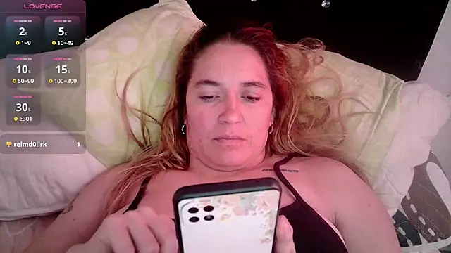 Snapshot of Izury_Blondee chatting on February 2025 02:00:02 PM Izury Blondee online show from February 2025 02:00:02 PM