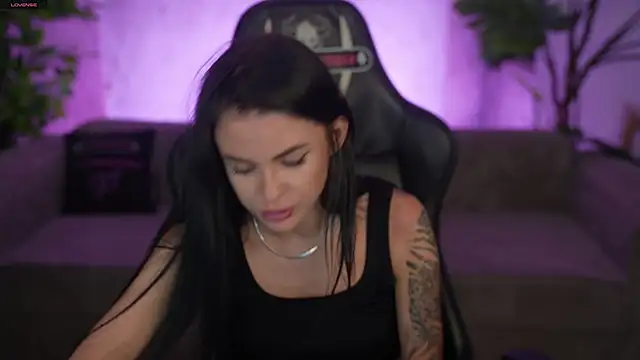 Tina Breeze online show from June 2026 11:23:01 AM