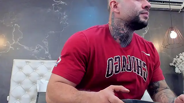 BruceDallas online show from December 2024 09:00:02 PM