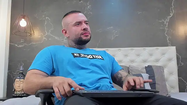 BruceDallas online show from January 2025 03:45:01 AM