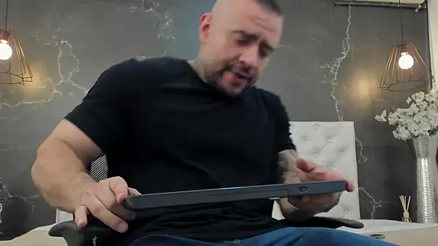 BruceDallas online show from January 2025 11:35:01 PM