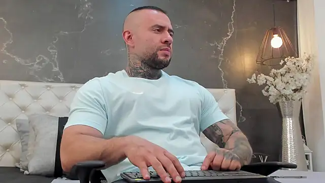 BruceDallas online show from March 2025 11:04:02 PM