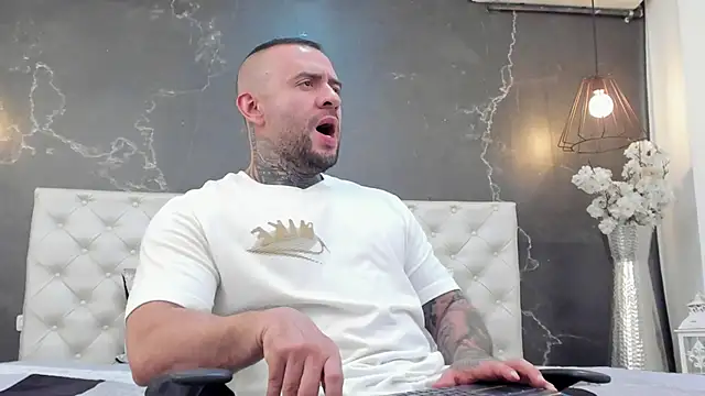 BruceDallas online show from March 2025 02:28:02 AM