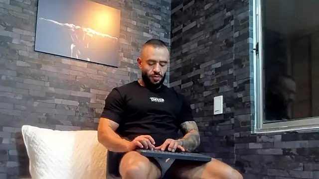 BruceDallas online show from October 2025 11:26:02 PM