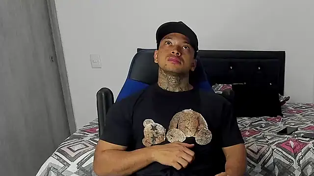 Stiven collins online show from February 2025 07:47:01 AM