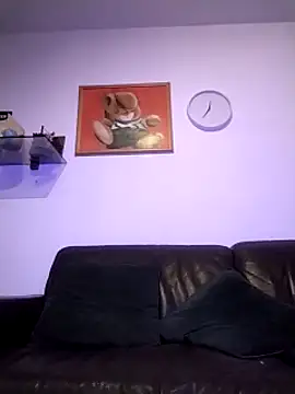 Knuffelstaaf123 online show from January 2025 06:45:02 PM