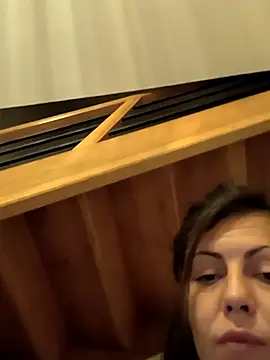 LadySaraah34 online show from November 2025 12:54:01 AM