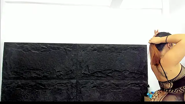 Snapshot of emakross chatting on February 2026 12:05:02 AM emakross online show from February 2026 12:05:02 AM