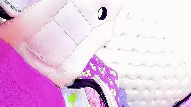 Snapshot of SexyEmmy_10 chatting on December 2024 11:19:02 AM SexyEmmy 10 online show from December 2024 11:19:02 AM