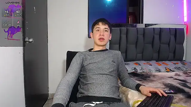 Mr daren  online show from March 2025 08:32:02 PM