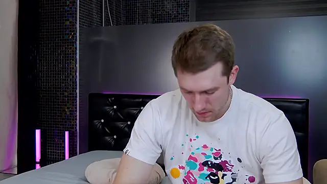 EthanPinkman online show from September 2025 04:13:02 AM