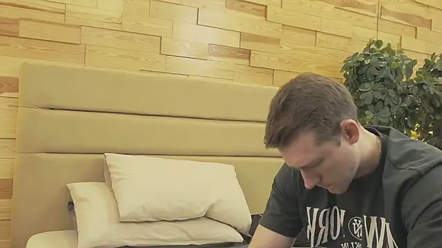 EthanPinkman online show from December 2025 04:28:02 AM